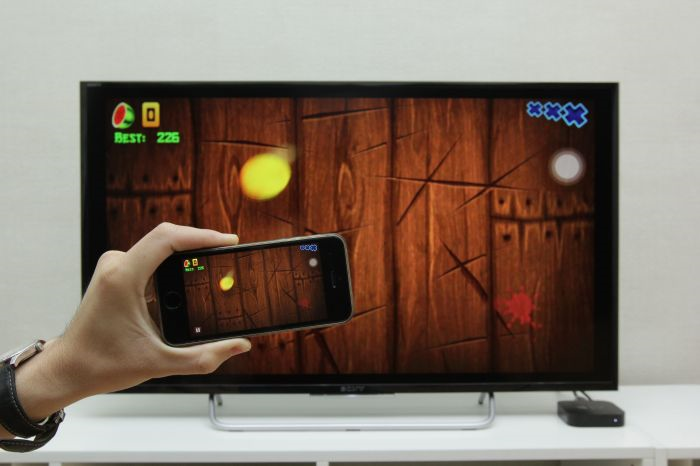 V&agrave; tất nhi&ecirc;n bạn cũng c&oacute; thể truyển tải h&igrave;nh ảnh game từ điện thoại l&ecirc;n tivi lu&ocirc;n nh&eacute;